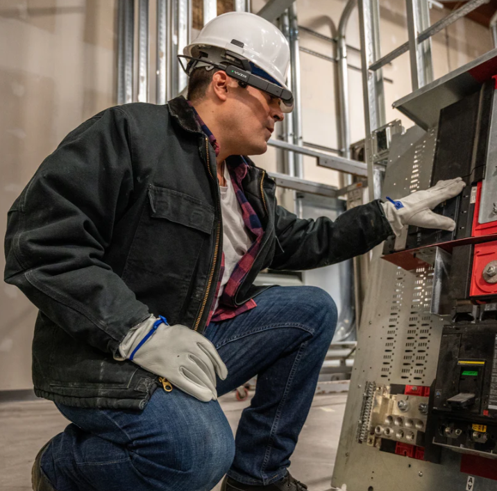 Vuzix M400 smart glasses USB C connectivity and charging cable