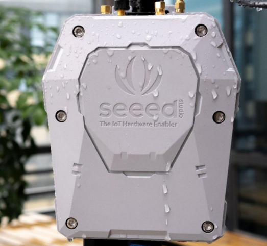 SenseCAP data logger sensor hub with battery and cloud upload support