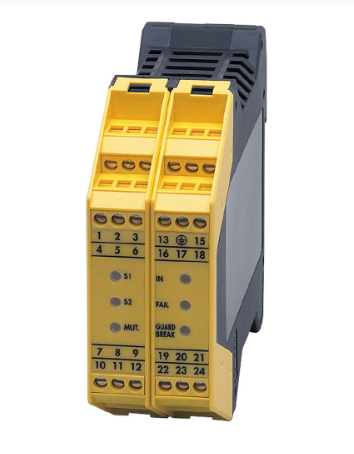 Safety relay G2001S for light curtain OSSD connection panel view
