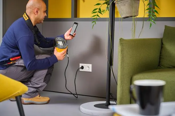 Fluke 1672 Multifunction Installation Tester, USB-C, Full-Color Touch Screen