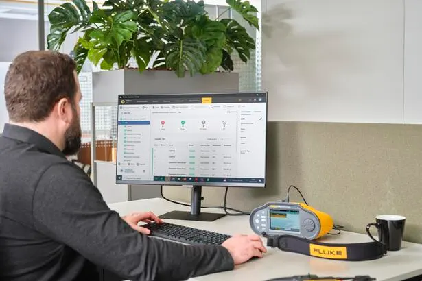 Fluke 1672 Multifunction Installation Tester, USB-C, Full-Color Touch Screen