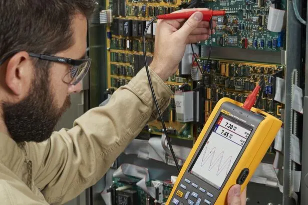 Fluke FLUKE-125B/NA, 40MHz Industrial ScopeMeter handheld Oscilloscope