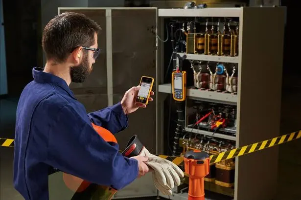 Fluke FLUKE-125B/NA, 40MHz Industrial ScopeMeter handheld Oscilloscope