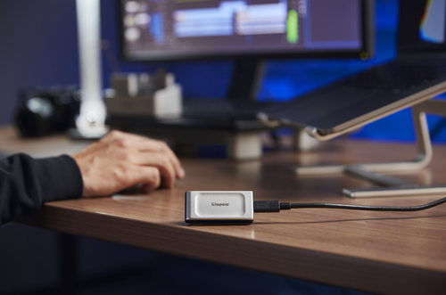 Kingston Technology 1000G XS2000, USB-C 3.2, 2000 MB/s Portable SSD
