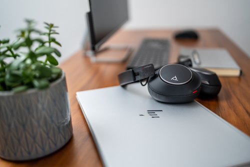 POLY Voyager Surround 80 UC USB-C/A Adapter, Wireless, Headset/Headphones, Black