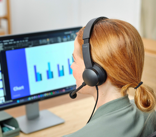 Lightweight binaural headset Trust HS-260 for online meetings