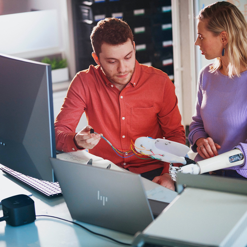 HP ZBook Firefly 16 G10 Intel® Core™ i7, 16" 16 GB, 512 GB Windows 11 Pro