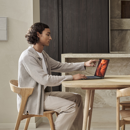 ASUS Zenbook S14 Intel Core Ultra 9 14" 2880 x 1800 32 GB, 1 TB, Windows 11 Home