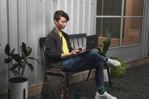 HP Spectre x360 13-aw0113na Intel® Core™ i5, 1.1 GHz 13.3" 8 GB, 256 GB