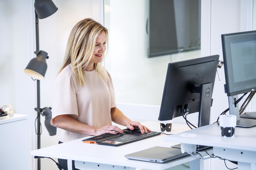 Mousetrapper Advance 2.0 mouse image displaying ergonomic hand placement