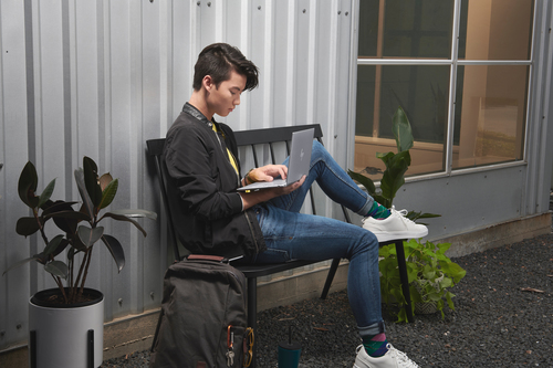 HP Spectre x360 13-aw0113na Intel® Core™ i5, 1.1 GHz 13.3" 8 GB, 256 GB