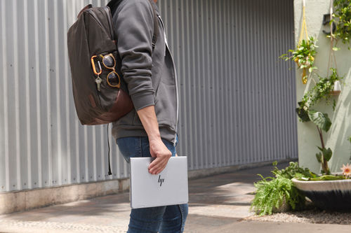 HP Spectre x360 13-aw0113na Intel® Core™ i5, 1.1 GHz 13.3" 8 GB, 256 GB