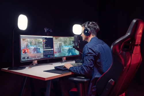 Elgato Wave 3 table microphone with compact desktop design