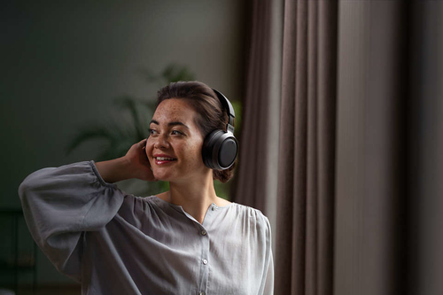 Philips Fidelio headset with detachable cable for wired listening
