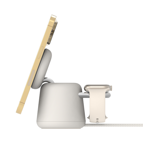 Belkin WIZ020MYH36 wireless charging pad photo with phone placed flat