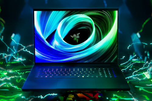 Razer Blade 18 RZ09-05299WR4-R3W1 Intel Core Ultra 9 32GB/2TB 18 Inch UHD Laptop