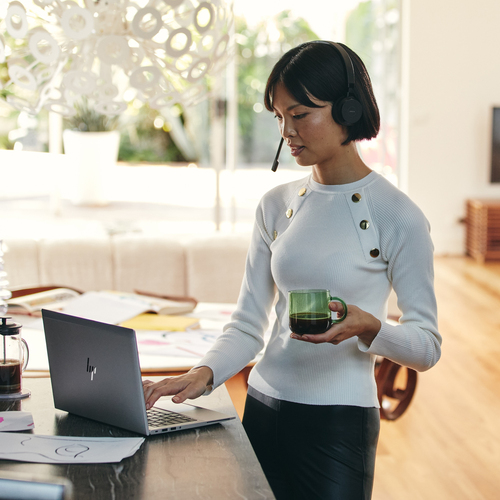 HP EliteBook 845 G8, AMD Ryzen™ 5, 2.3 GHz 14" 1920 x 1080 pixels 8 GB, 256 GB