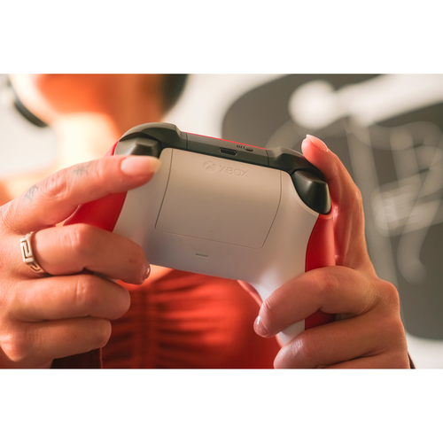 Microsoft (QAU-00012) Xbox Wireless Controller, Gamepad for Xbox