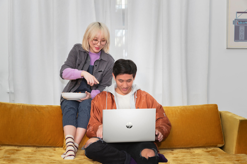 HP Pavilion 15-eh3011na, AMD Ryzen™ 5, 2 GHz 15.6" 8 GB, 512 GB laptop