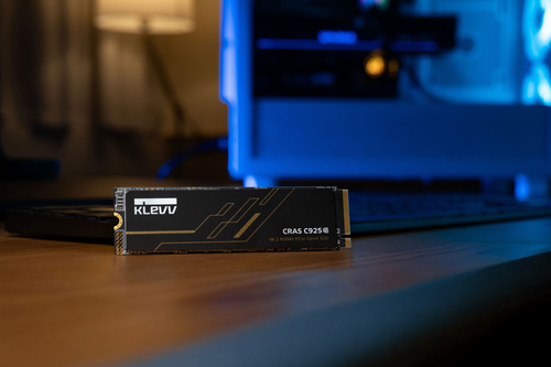 Klevv CRAS C925G 2TB 7400 MB/s M.2 NVMe SSD