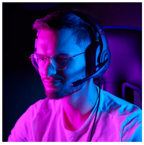 uRage SoundZ 200 V2 headset with flip-to-mute microphone arm