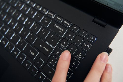 MSI Modern 15 B7M-086UK, AMD Ryzen™ 7, 2 GHz 15.6", 1920 x 1080 8 GB, 512 GB