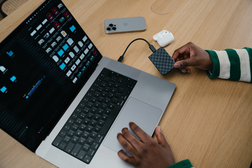 Verbatim Store 'n' Go Mini Diamond 2TB Portable SSD, USB-C 3.2 Gen2, 1, Black