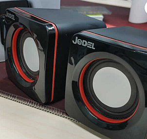 JLC USB wired speaker in black with 3W audio for desktop use