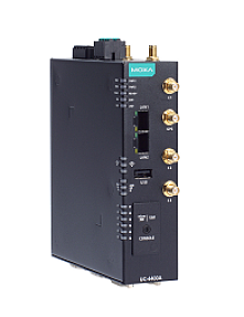 Moxa UC-4454A-T-5G industrial PC front view with dual Ethernet and 5G antennas