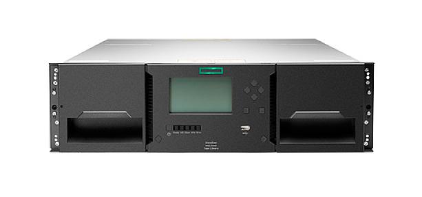 HPE MSL3040 tape library with LTO-9 SAS drive for automated data archiving